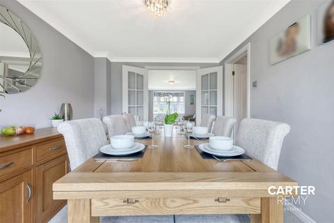 13 Bristowe Drive, Orsett, Grays, RM16 3DB