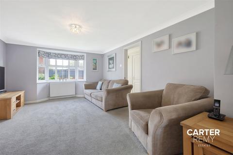 13 Bristowe Drive, Orsett, Grays, RM16 3DB