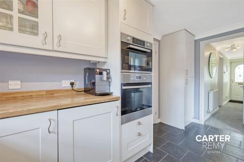 13 Bristowe Drive, Orsett, Grays, RM16 3DB