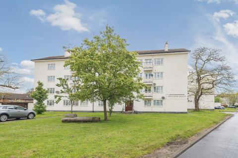 3 bedroom flat for sale, Kingsnympton Park, Kingston Upon Thames, KT2