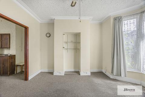 11 Killearn Road, Catford, London, SE6 1BN