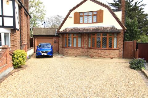 4 bedroom detached house for sale, Hall Park Road, Upminster RM14