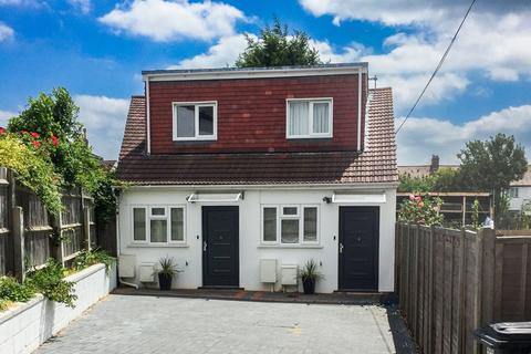 35b Ecclesbourne Road, Thornton Heath, CR7 7BQ