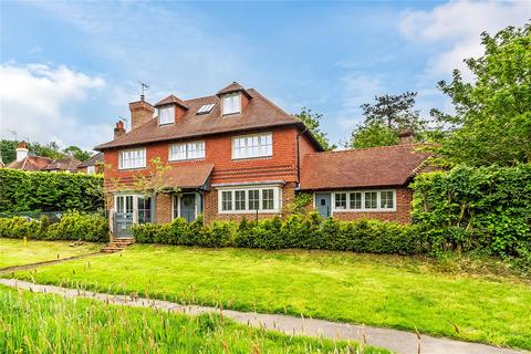5 bedroom detached house to rent, Lords Hill Common, Shamley Green, Guildford, Surrey, GU5