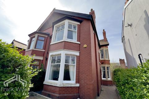 5 bedroom semi-detached house to rent, All Saints Road, St. Annes