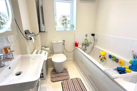 15 Bicentennial Road, Birmingham, B38 9EQ