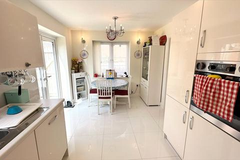 15 Bicentennial Road, Birmingham, B38 9EQ