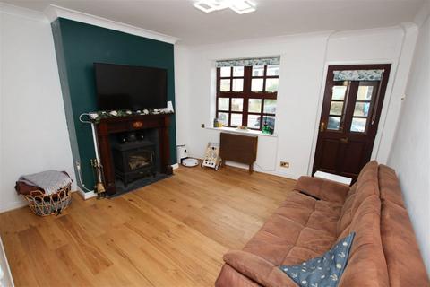 3 bedroom end of terrace house for sale, High Street, Penistone