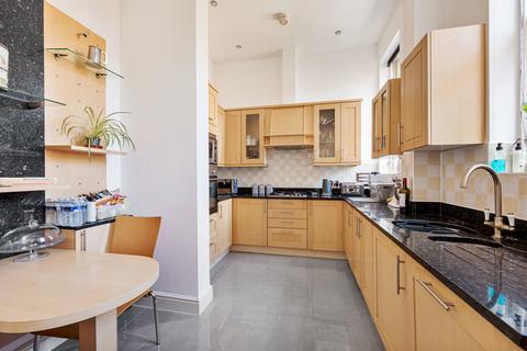 3 bedroom apartment for sale, Devonshire House, Woodford Green, Essex