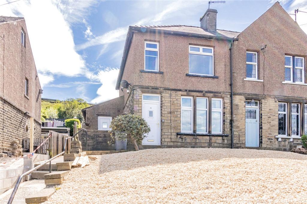 Banks Road, Linthwaite, Huddersfield... 3 bed end of terrace house for
