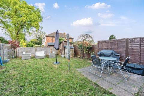 416 Chessington Road, Epsom, KT19 9EJ