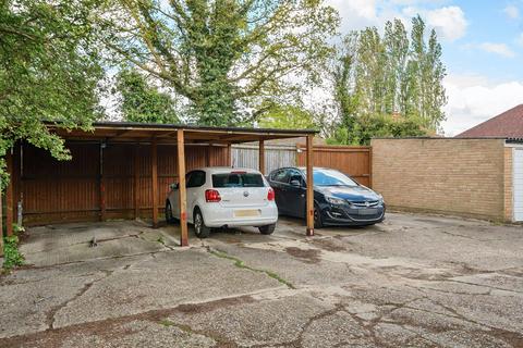 416 Chessington Road, Epsom, KT19 9EJ
