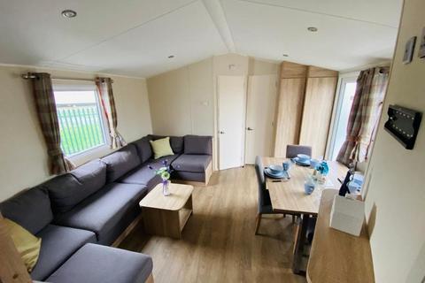 4 bedroom static caravan for sale, St Osyth Beach Holiday Park