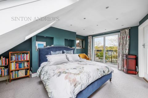 7 Beaconsfield Road, London, W5 5JE