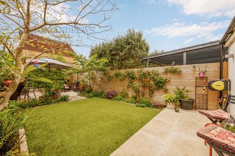 7 Beaconsfield Road, London, W5 5JE