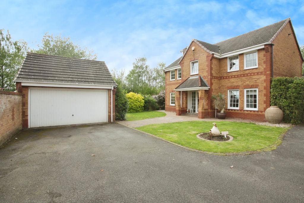 Cliveden Walk, Nuneaton CV11 4 bed detached house for sale £445,000