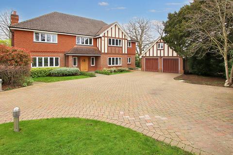 4 bedroom detached house for sale, Wickham Road, Shirley