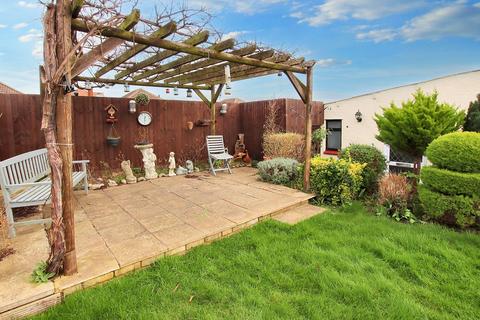 3 bedroom detached bungalow for sale, High Mead, West Wickham, BR4