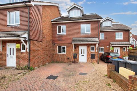4 bedroom terraced house for sale, The Glade, Shirley