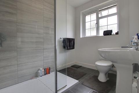 2 Kersey Drive, South Croydon, CR2 8SX