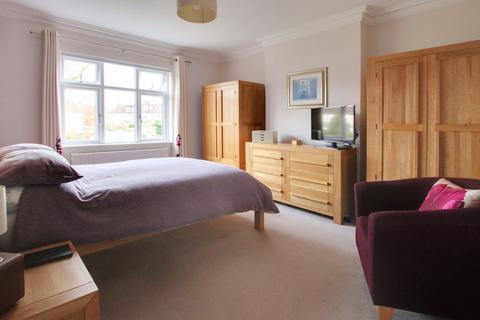 19 Compton Road, Addiscombe, Croydon, CR0 7JB