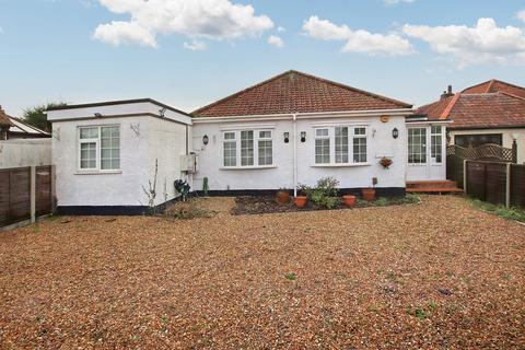 3 bedroom detached bungalow for sale, Woodmere Avenue, Shirley