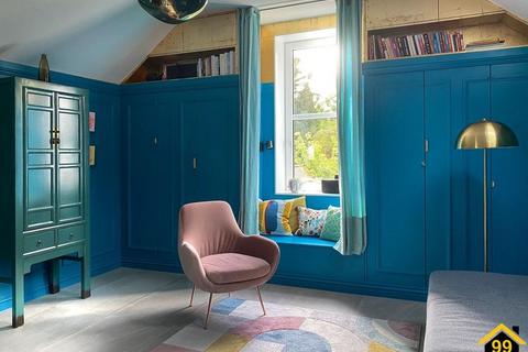 Flat 6, 9 Grange Park, London, W5 3PL