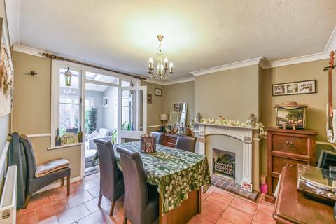 4 bedroom semi-detached house for sale, Canterbury Road, Kennington, Ashford, Kent, TN24