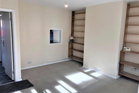 3 bedroom end of terrace house to rent, Willow Close, Canterbury, Canterbury