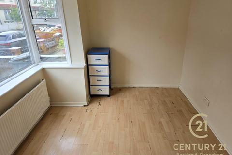 4 bedroom terraced house to rent, Stokes Road
