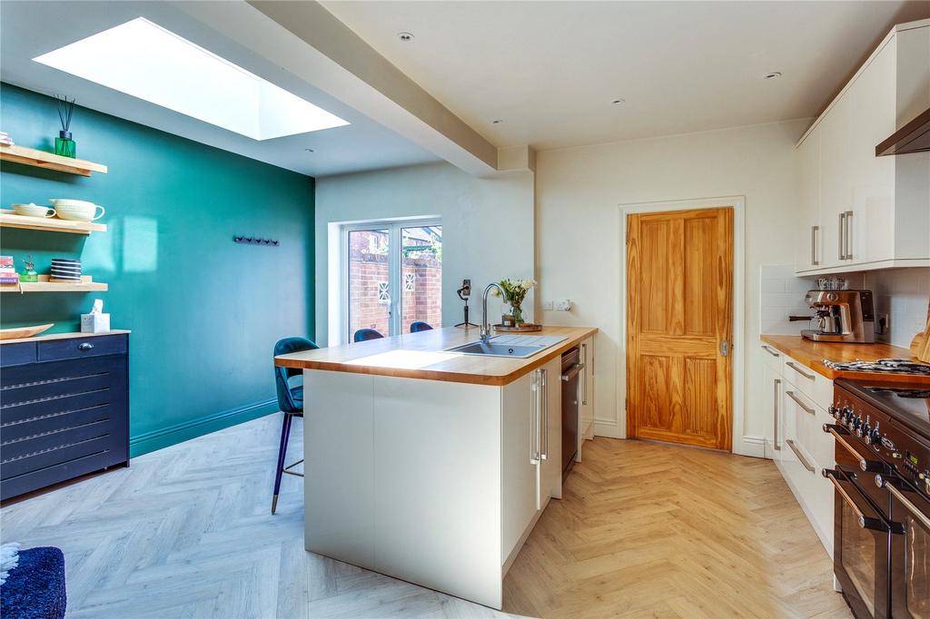 Doors To Rear Garden