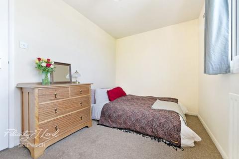 2 bedroom flat for sale, Lewisham Road, London, SE13 7QR