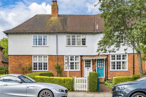 16 North View, London, W5 1QL