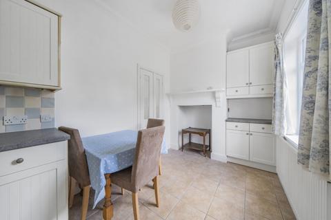 16 North View, London, W5 1QL