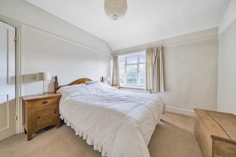 16 North View, London, W5 1QL