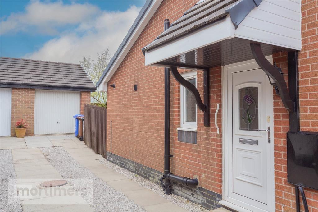 Driveway/Garage