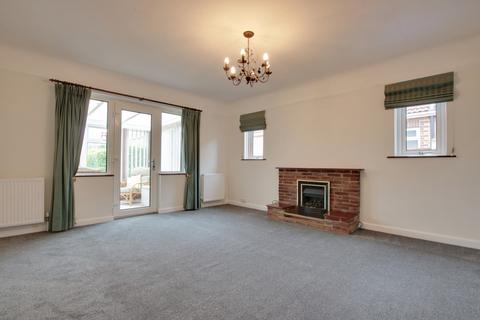 2 bedroom detached bungalow for sale, HOLLY GROVE, FAREHAM. GUIDE PRICE £350,000-£360,000