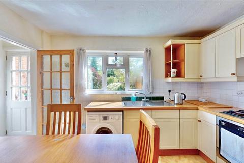 6 Derwent Drive, Hayes, UB4 8DR