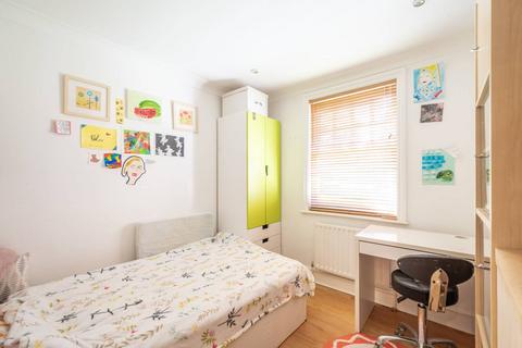 3 bedroom flat for sale, Platts Lane, Hampstead, London, NW3