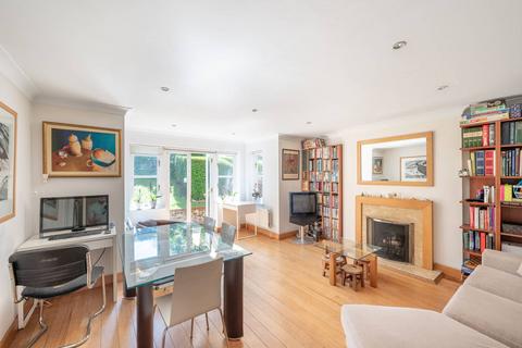 Platts Lane, Hampstead, London, NW3