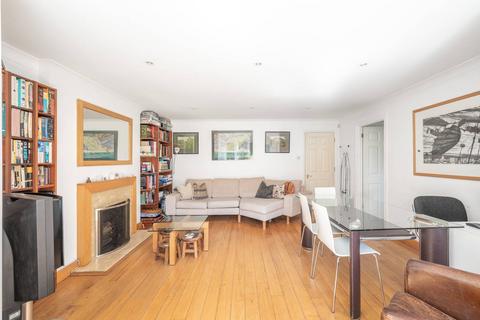 3 bedroom flat for sale, Platts Lane, Hampstead, London, NW3