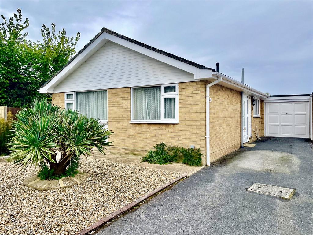 Mudeford, Christchurch BH23 2 bed bungalow for sale £425,000
