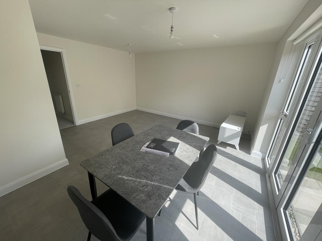Beagle Road, Cambridge CB3 3 bed semidetached house to rent £2,100