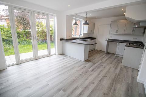 4 Arnold Road, Shirley, Solihull, B90 3JP