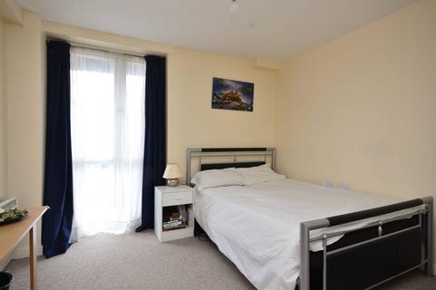 2 bedroom flat to rent, Jupp Road, Stratford, London, E15