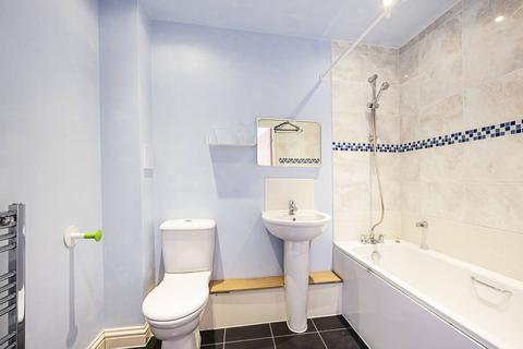 3 bedroom flat for sale, Charcot Road, Colindale, London, NW9