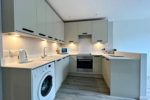 9 Abinger Way, Guildford, GU4 7NG