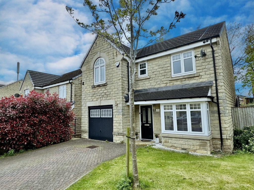 Victoria Close, Hightown, Liversedge... 4 bed detached house for sale £400,000