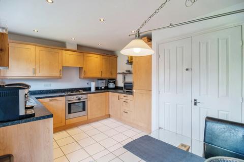3 bedroom terraced house for sale, Priory Chase, Rayleigh, SS6