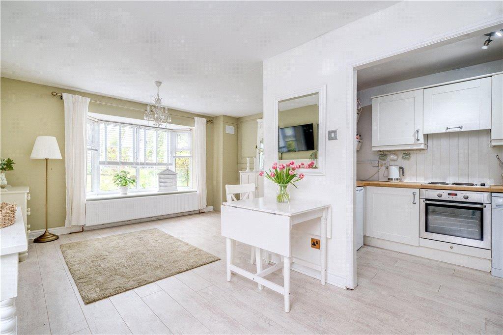 Lounge Kitchen